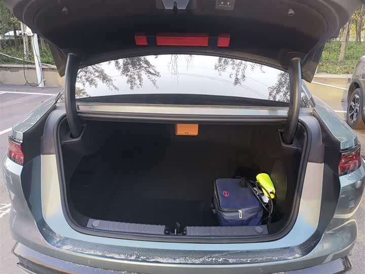 BYD Han L 2025 2025款 DM-i 200KM激光雷达旗舰型