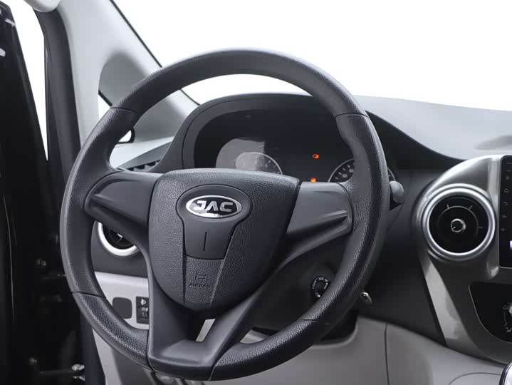 JAC Refine M3 2019 2019款 PLUS 创客版 1.8L 豪华型