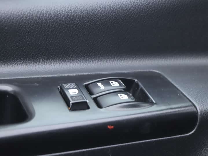 JAC Refine M3 2019 2019款 PLUS 创客版 1.8L 豪华型