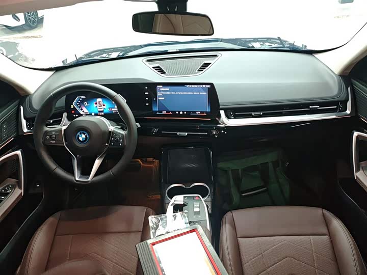 BMW iX1 2025 2025款 eDrive25L X设计套装