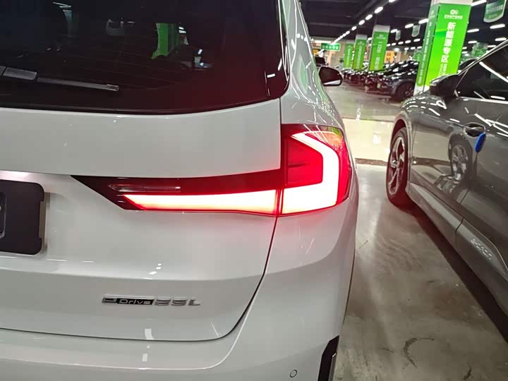 BMW iX1 2025 2025款 eDrive25L X设计套装