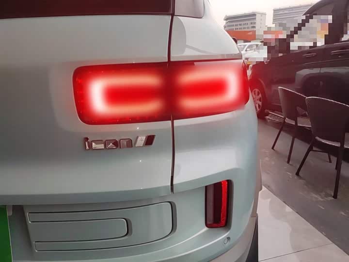 Geely Icon 2023 2023款 1.5TD 巧克力醇巧版