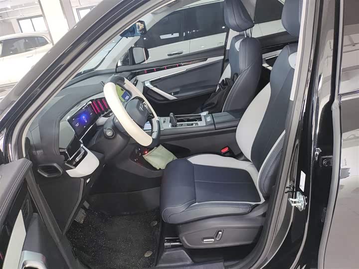 Geely Atlas L 2024 2024款 1.5TD DCT尊贵版