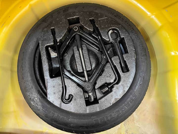 Kia KX1 2021 2021款 1.4L CVT天窗款