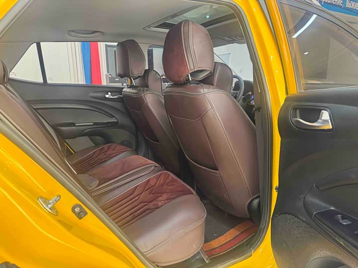 Kia KX1 2021 2021款 1.4L CVT天窗款