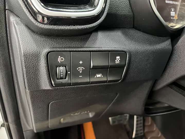 Kia KX5 2021 2021款 1.6T 自动两驱豪华版