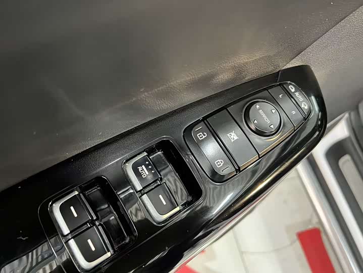 Kia KX5 2021 2021款 1.6T 自动两驱豪华版