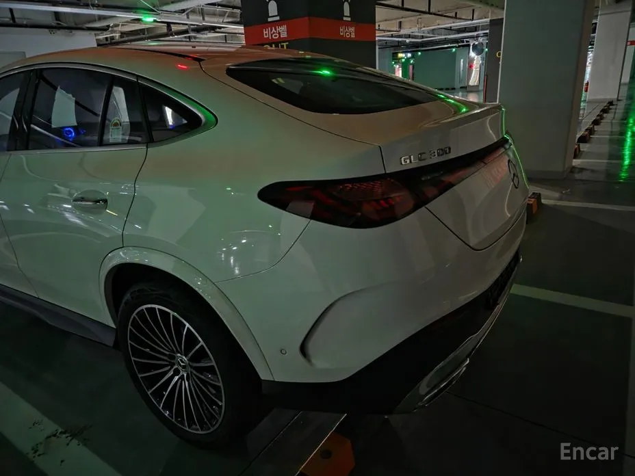 Mercedes-Benz GLC-Class 2023 GLC300 4MATIC Coupe