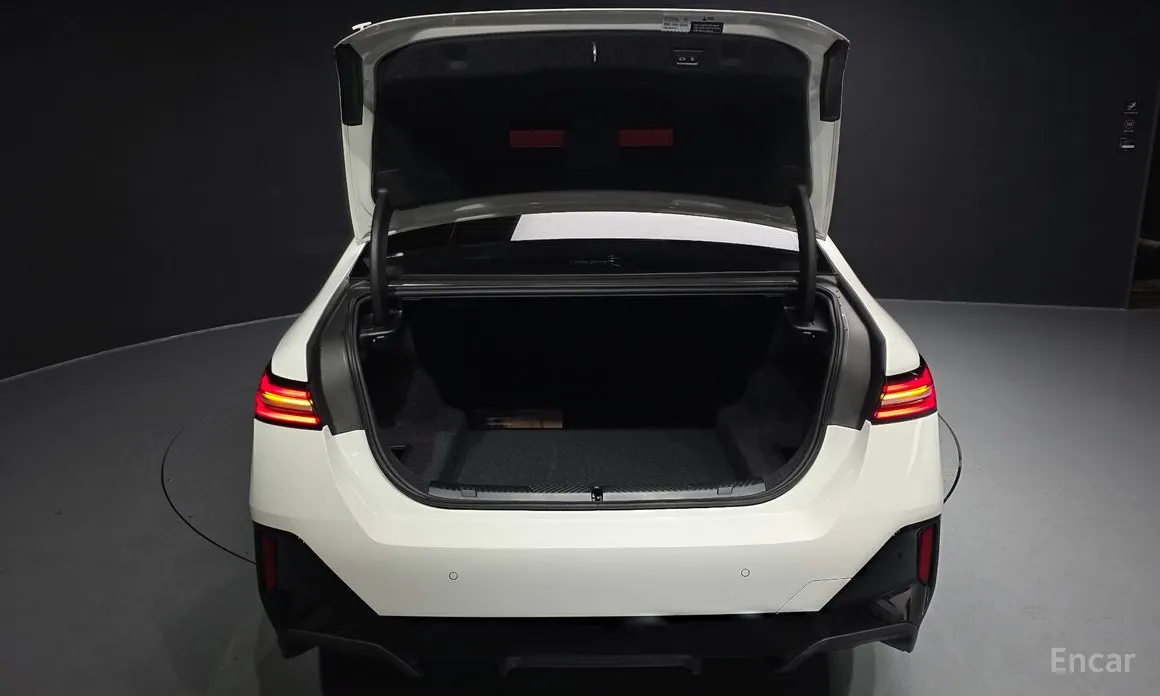 BMW 5 Series 2023 520i M Sport