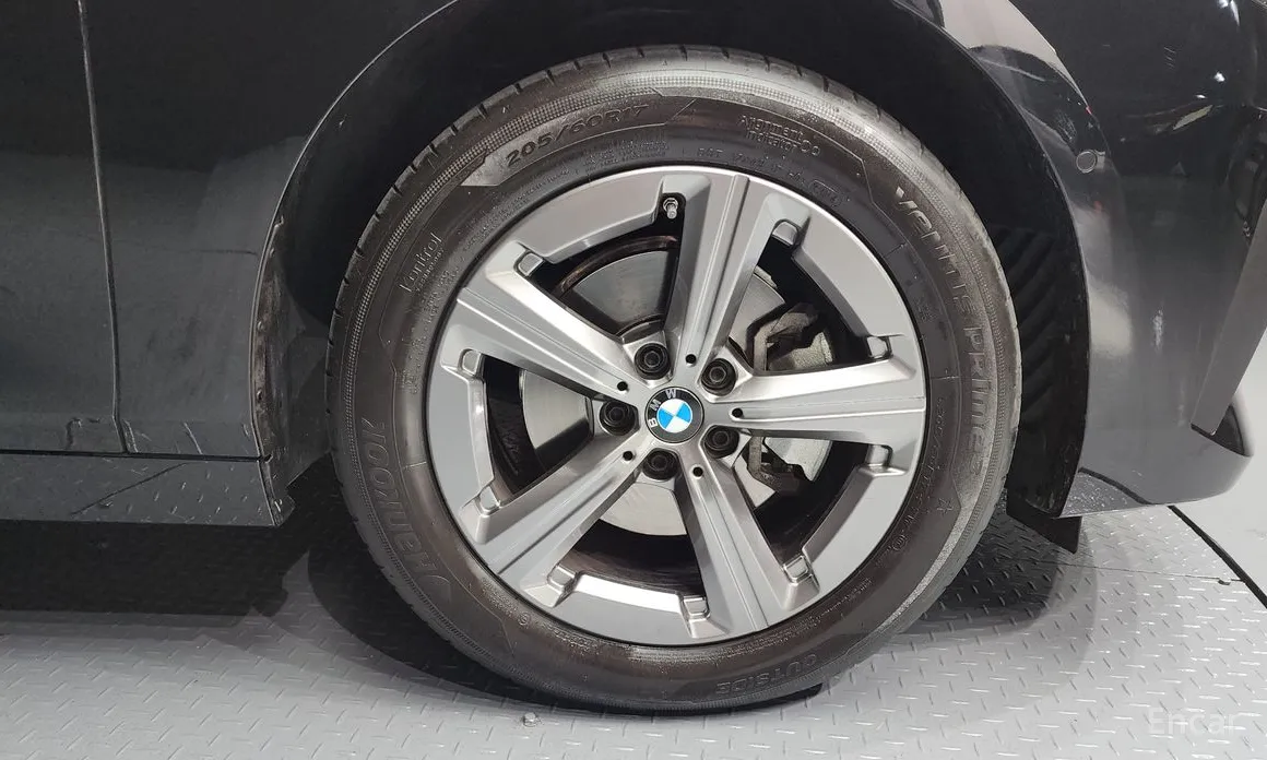 BMW 2 Series 2022 220i Advantage