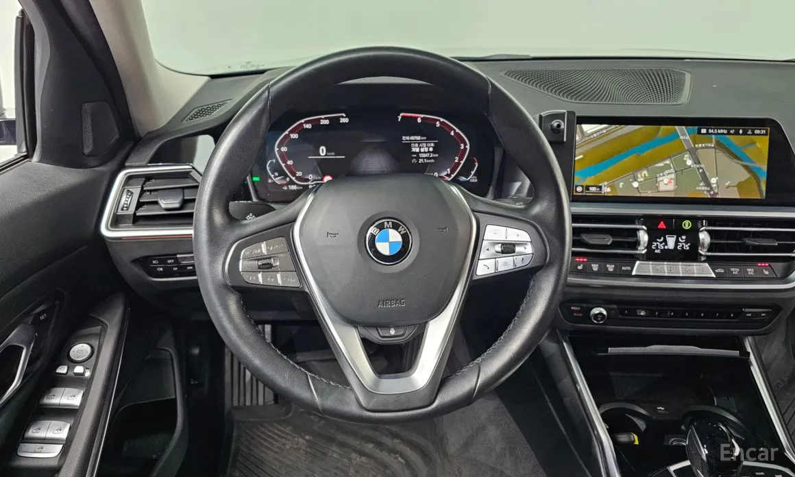 BMW 3 Series 2019 320i