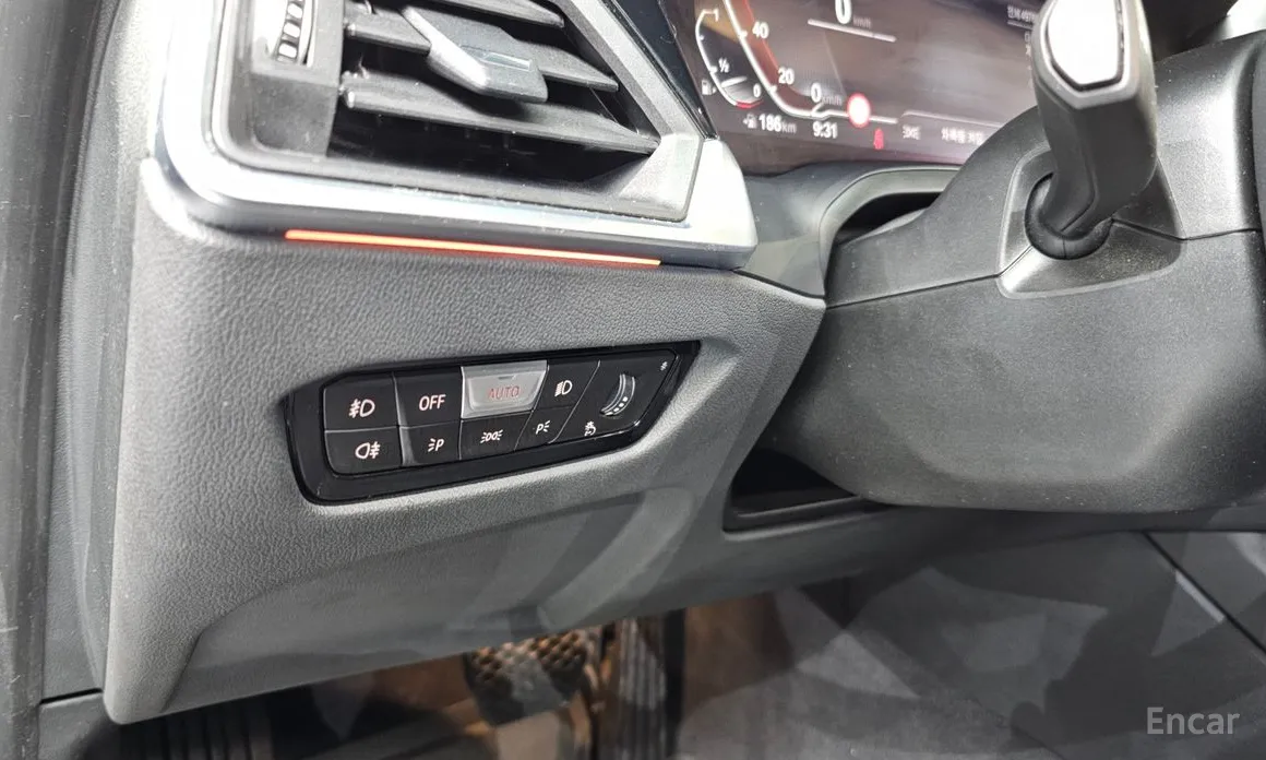 BMW 3 Series 2019 320i