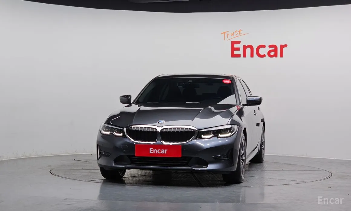 BMW 3 Series 2019 320i