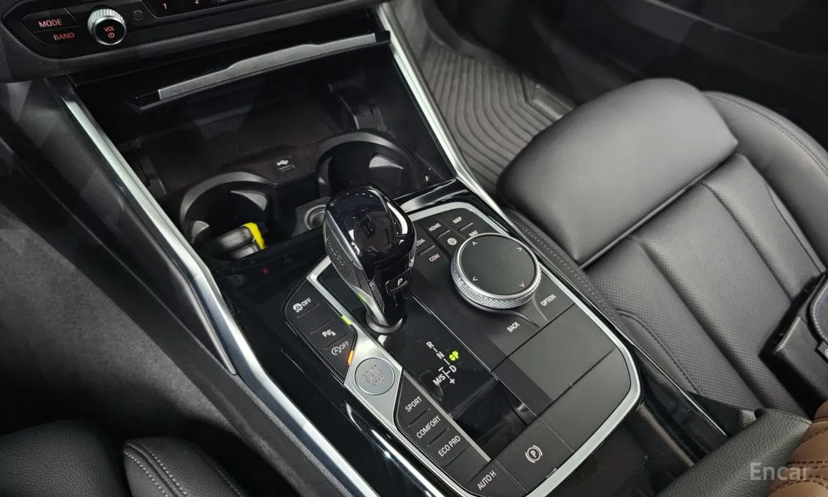 BMW 3 Series 2019 320i