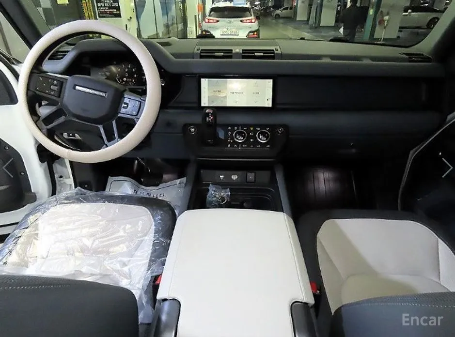 Land Rover Defender 2020 110 P300 X-Dynamic SE