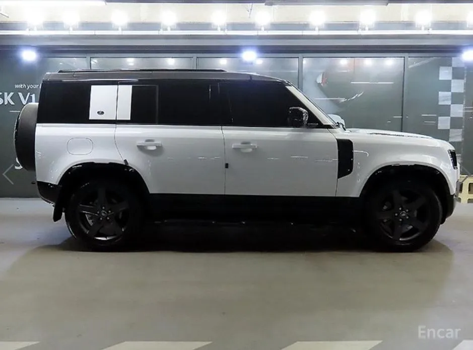 Land Rover Defender 2020 110 P300 X-Dynamic SE