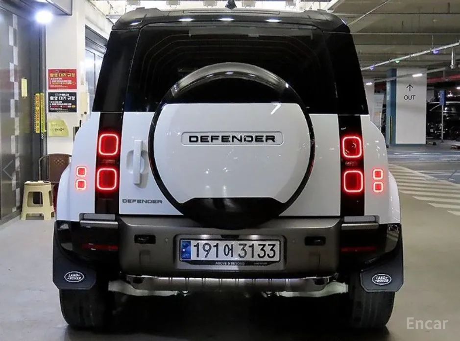 Land Rover Defender 2020 110 P300 X-Dynamic SE