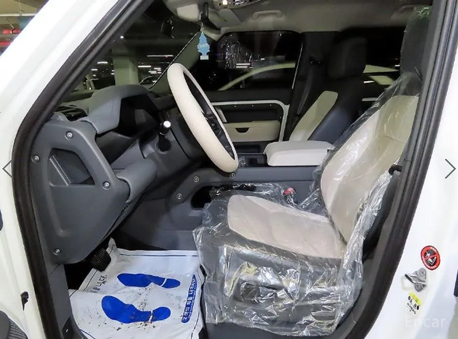 Land Rover Defender 2020 110 P300 X-Dynamic SE