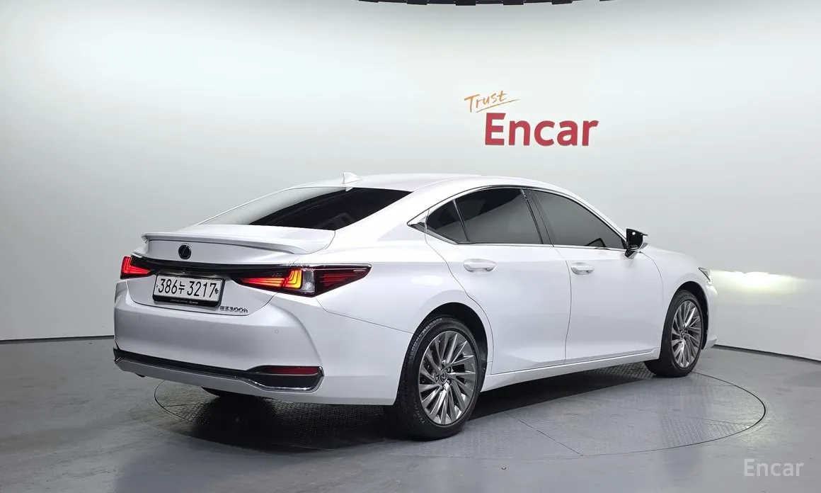 Lexus ES 2018 Luxury Plus