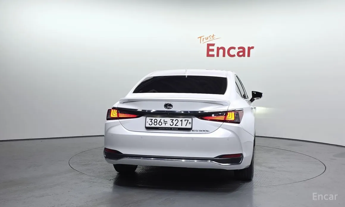 Lexus ES 2018 Luxury Plus