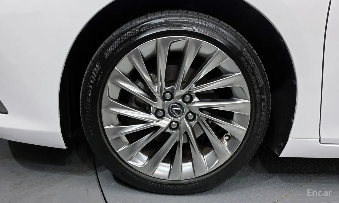 Lexus ES 2018 Luxury Plus