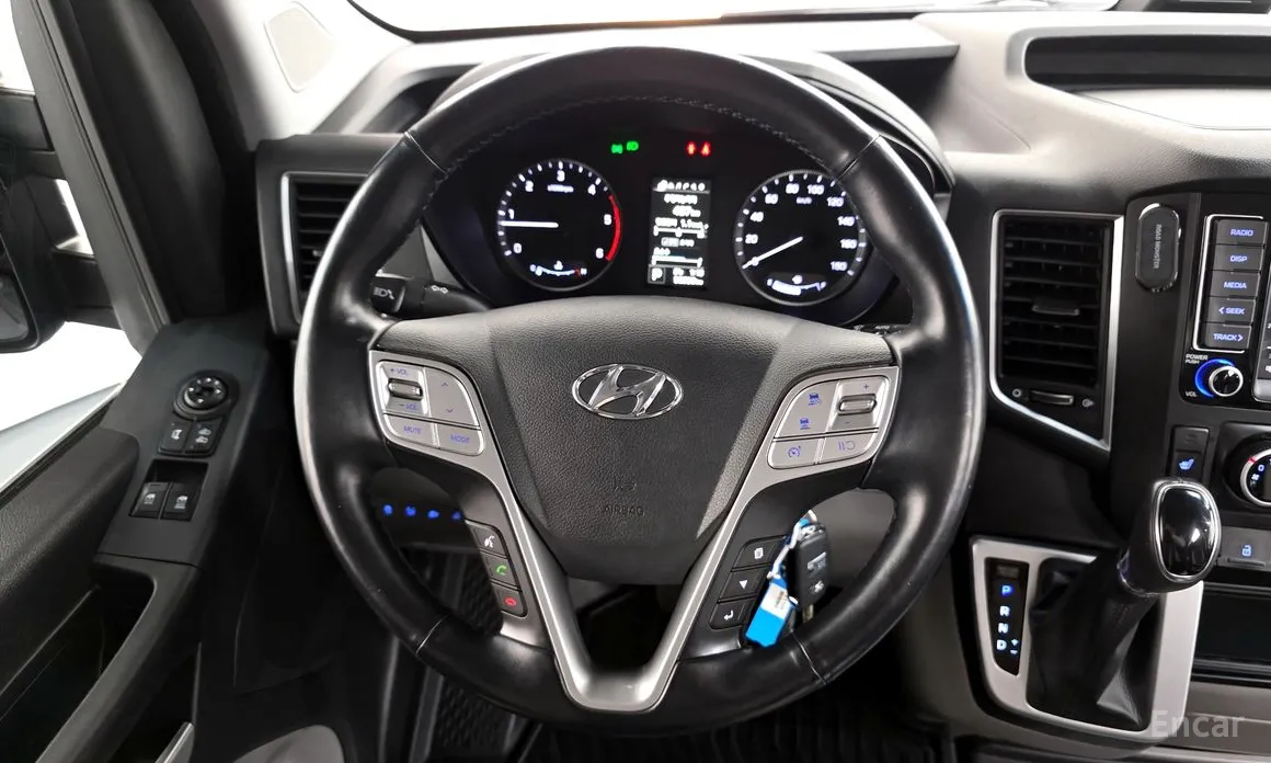 Hyundai Solati 2015 15-seater
