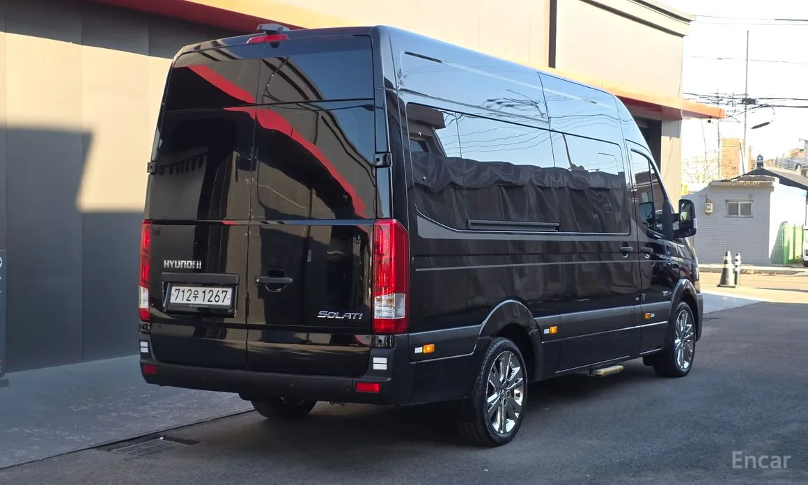Hyundai Solati 2015 15-seater