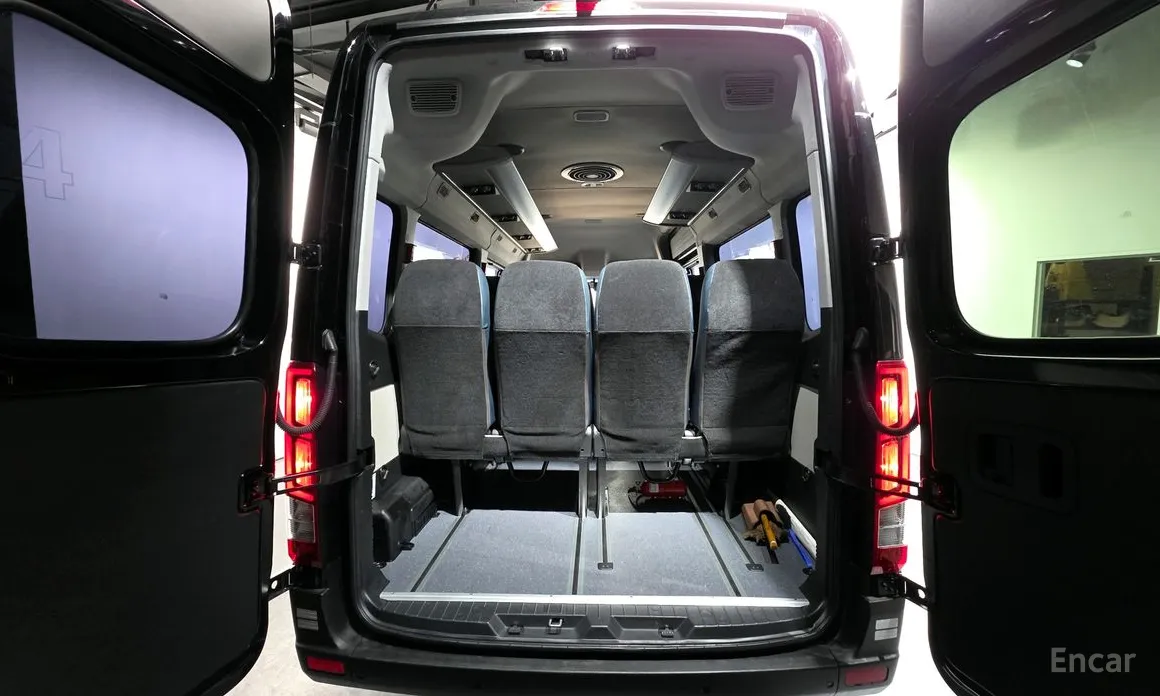 Hyundai Solati 2015 15-seater