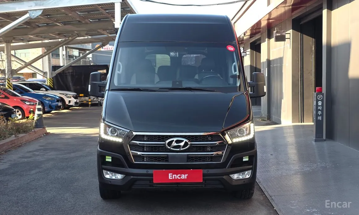 Hyundai Solati 2015 15-seater