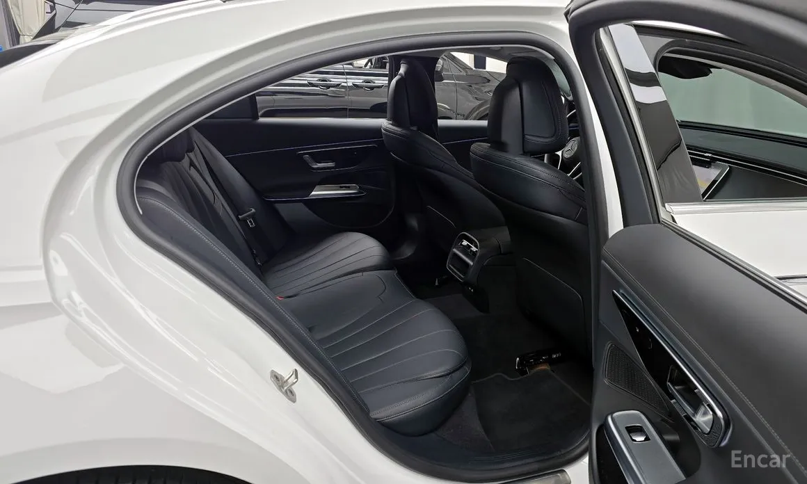 Mercedes-Benz E-Class 2024 E200 Avantgarde