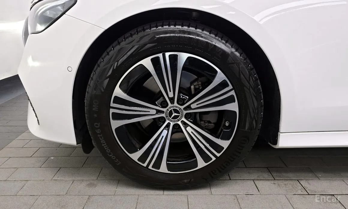 Mercedes-Benz E-Class 2024 E200 Avantgarde