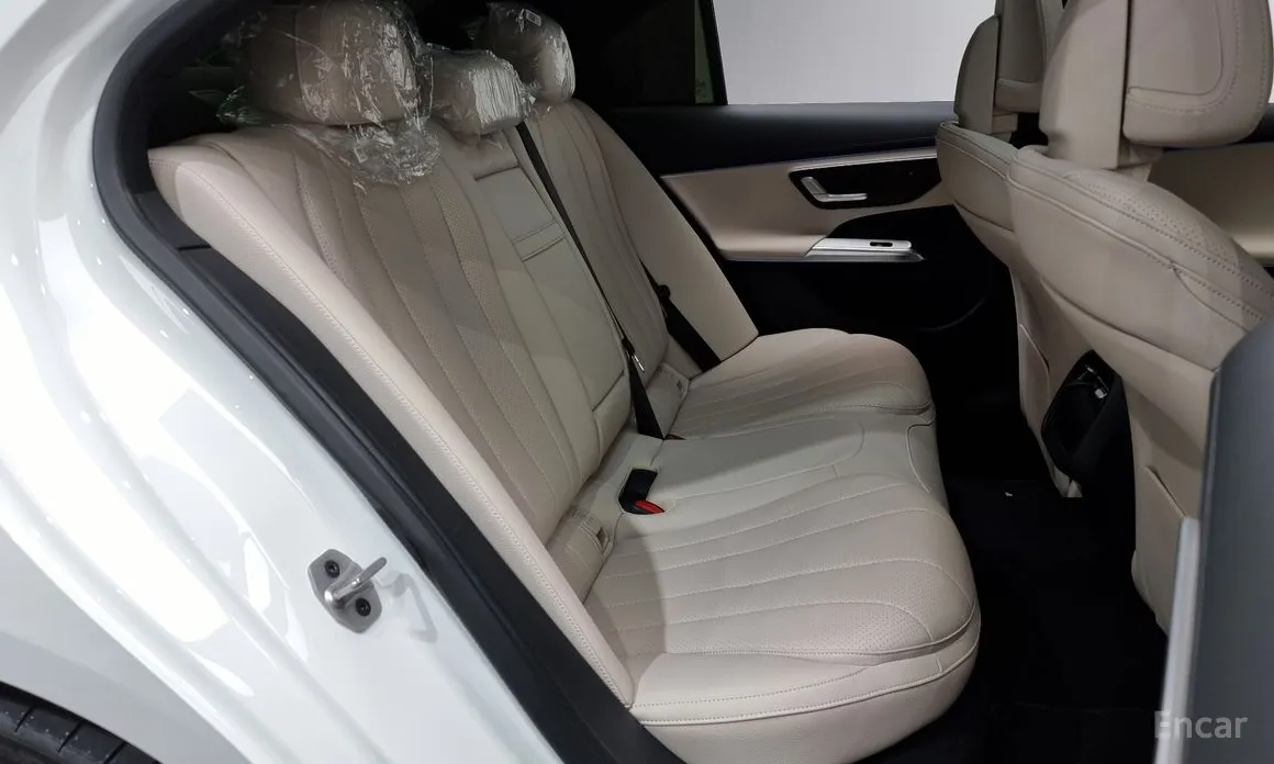 Mercedes-Benz E-Class 2024 E200 Avantgarde Limited