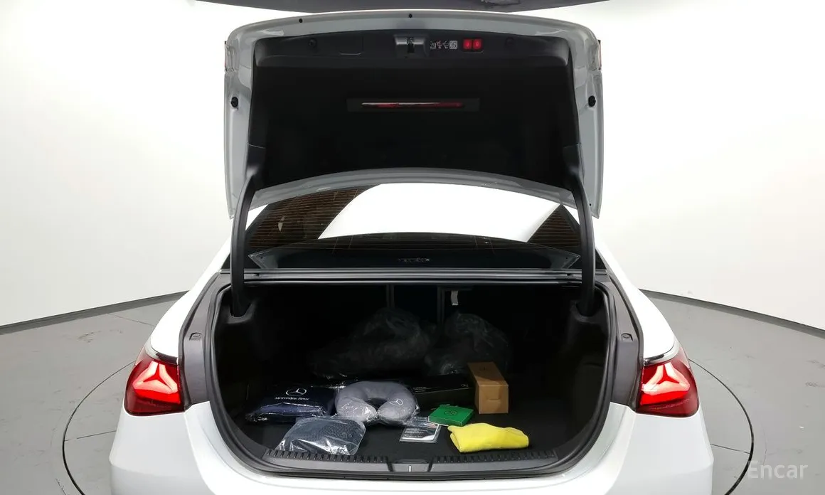 Mercedes-Benz E-Class 2024 E200 Avantgarde Limited