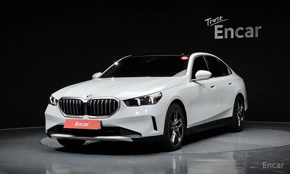 BMW 5 Series 2023 520i