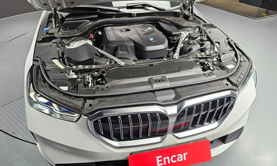 BMW 5 Series 2023 520i