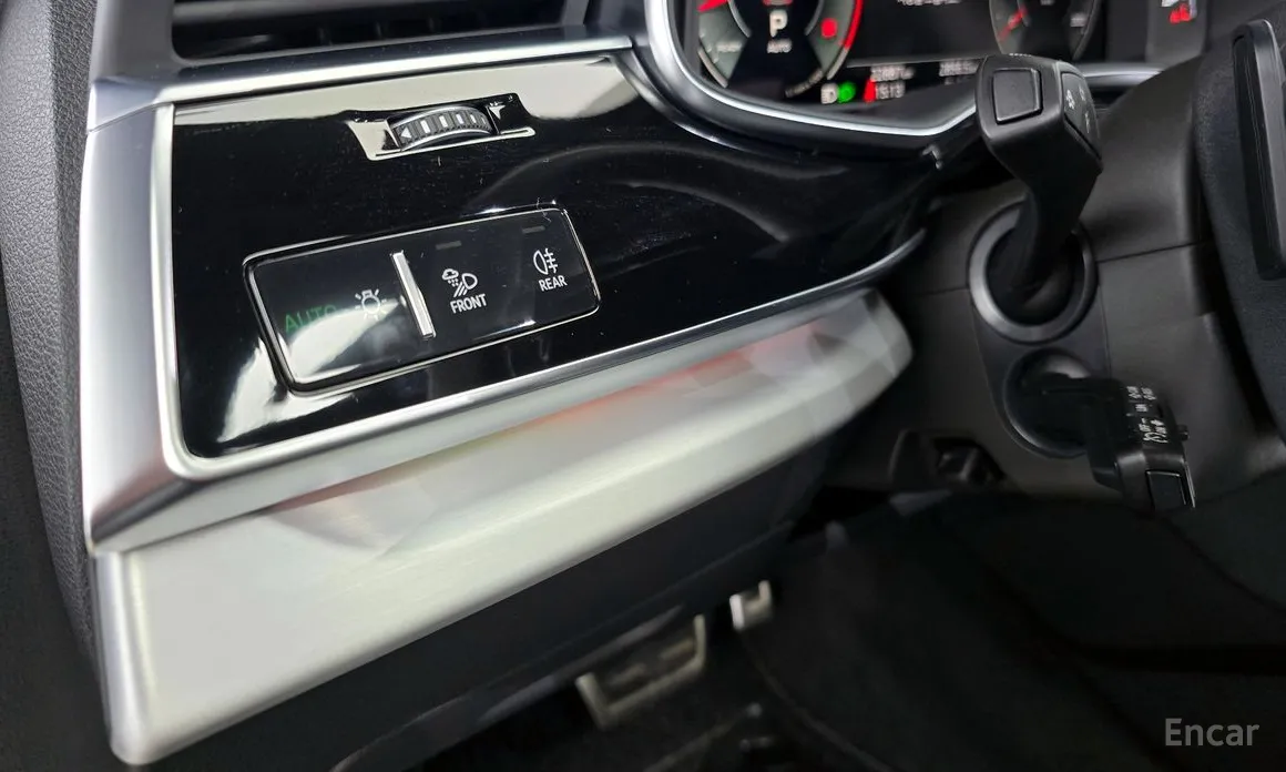 Audi Q8 2018 55 TFSI Quattro Premium