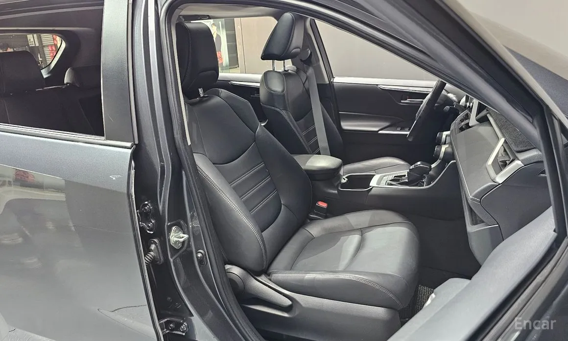 Toyota RAV4 2019 2.5 2WD Hybrid XLE