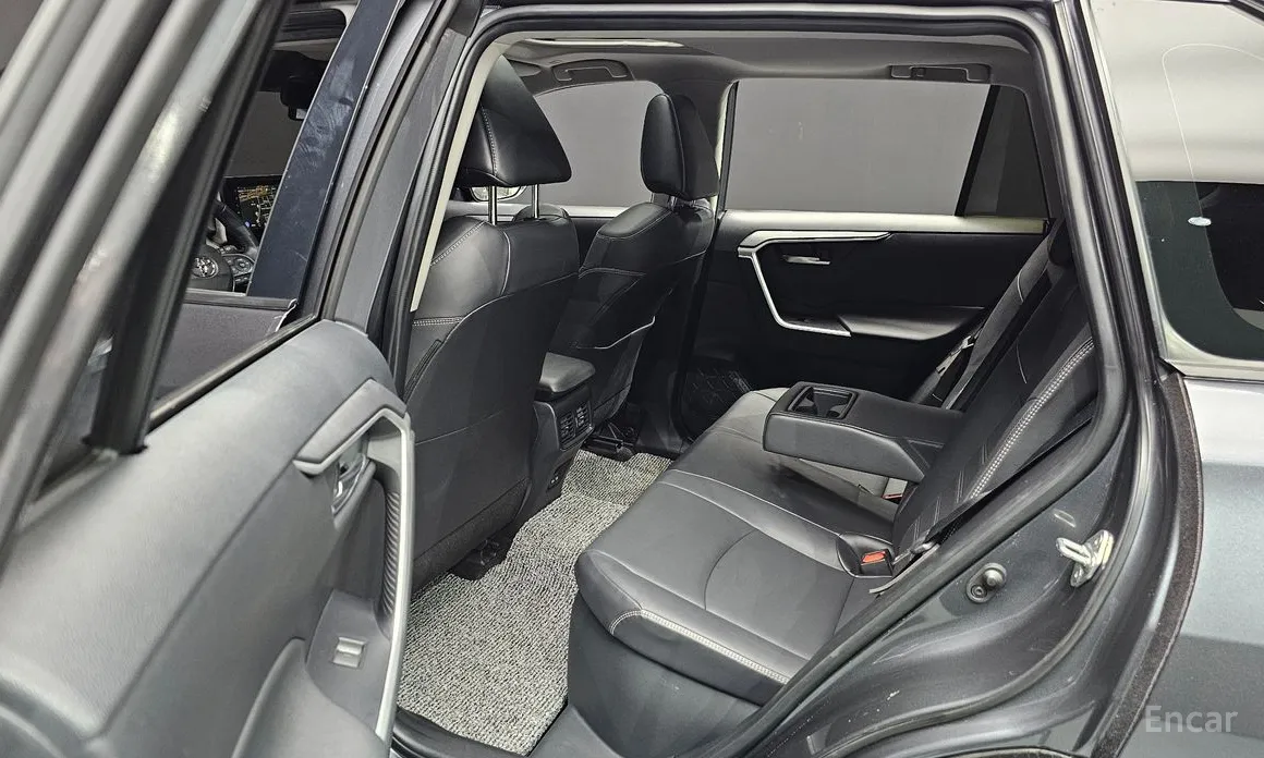 Toyota RAV4 2019 2.5 2WD Hybrid XLE