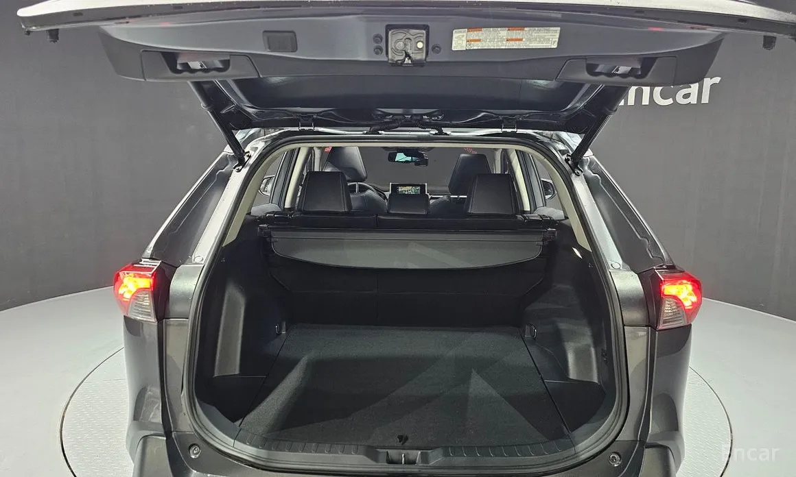 Toyota RAV4 2019 2.5 2WD Hybrid XLE