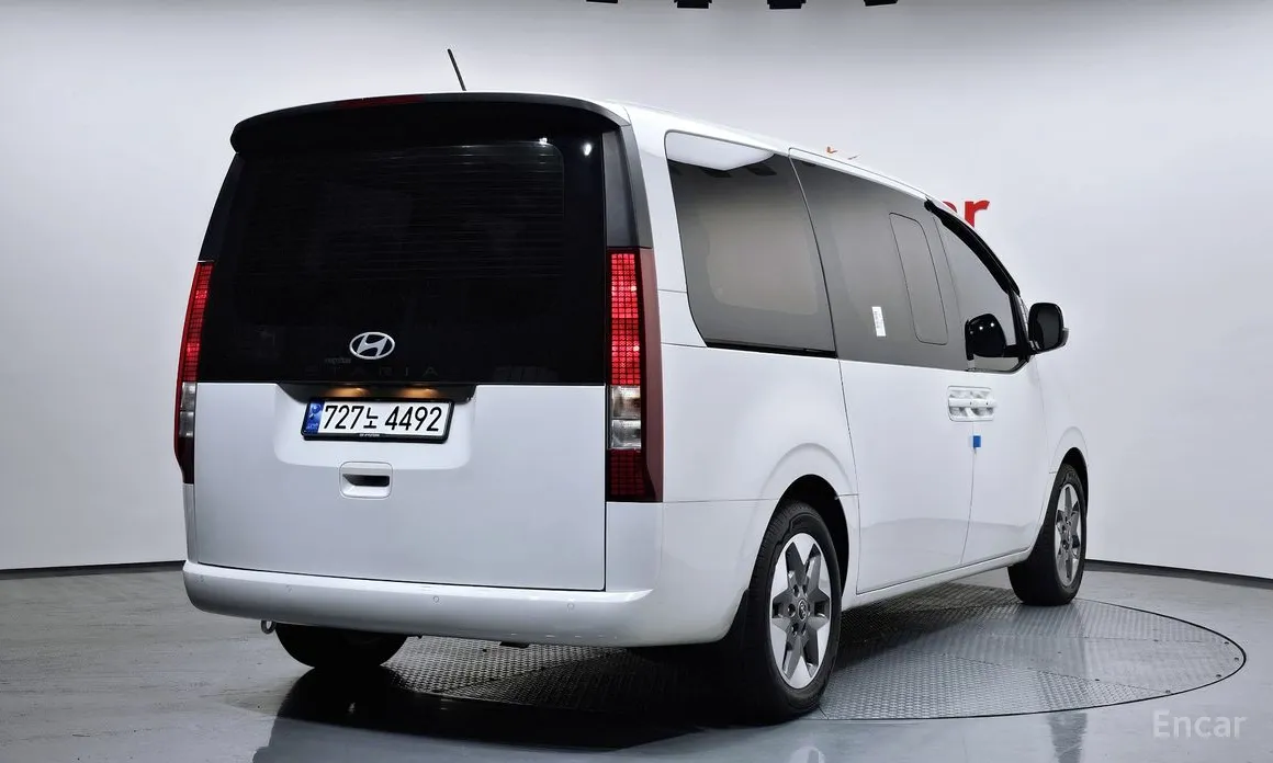 2021 Hyundai Staria