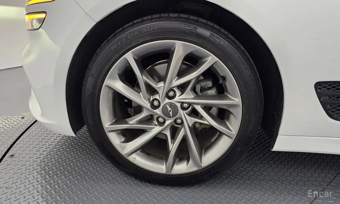 Genesis G70 2022 Gasoline 2.0T 2WD