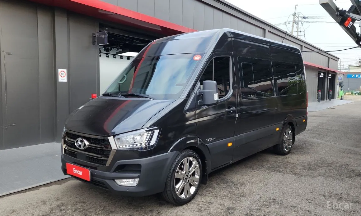 Hyundai Solati 2015 15-seater