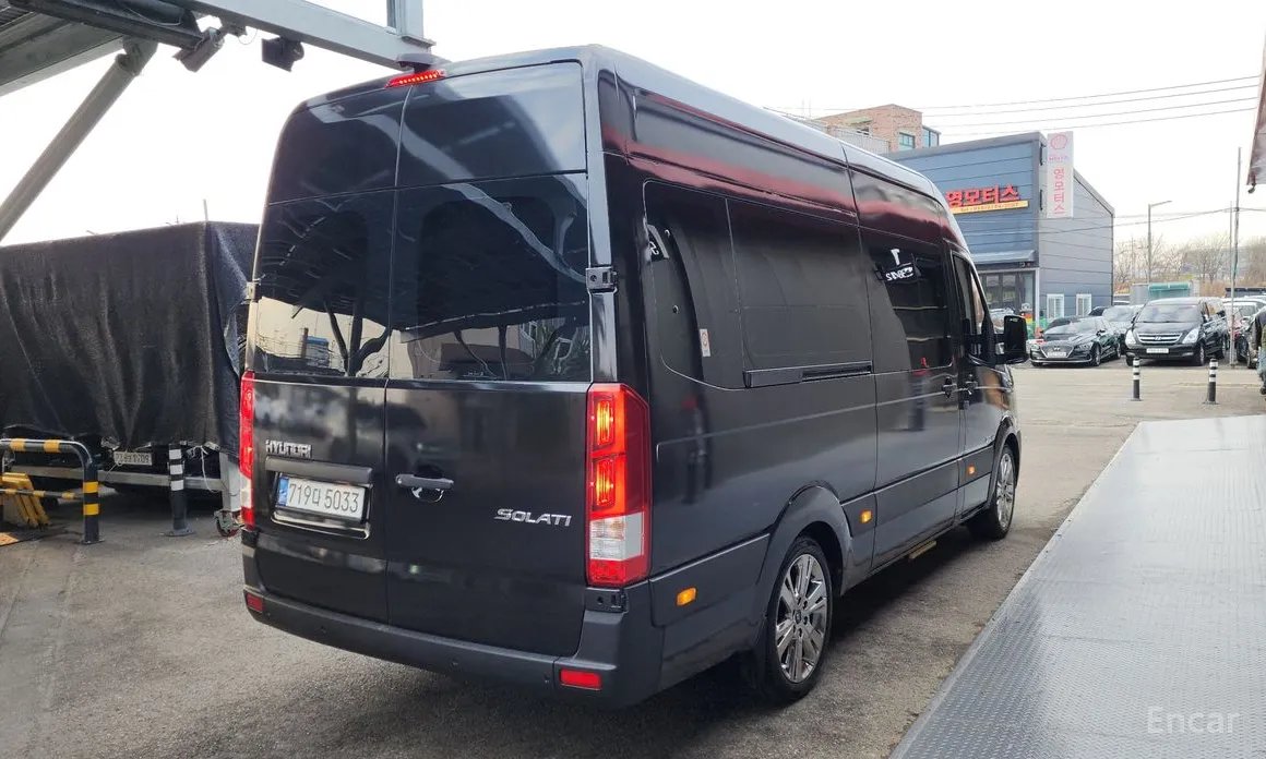 Hyundai Solati 2015 15-seater