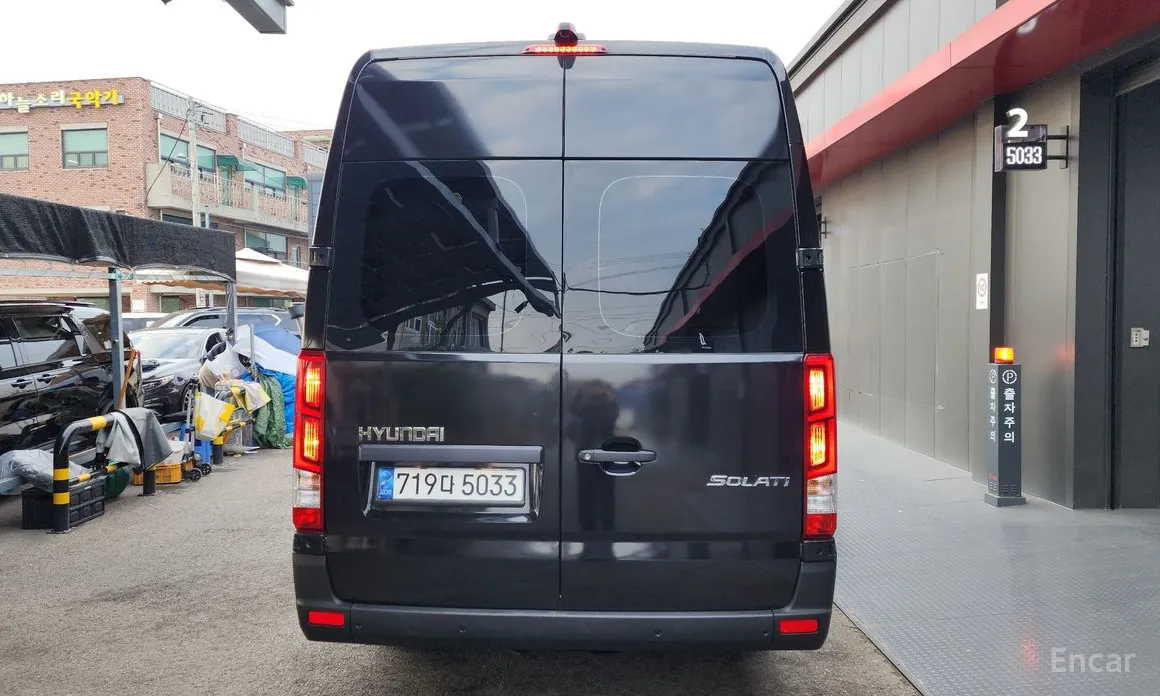 Hyundai Solati 2015 15-seater