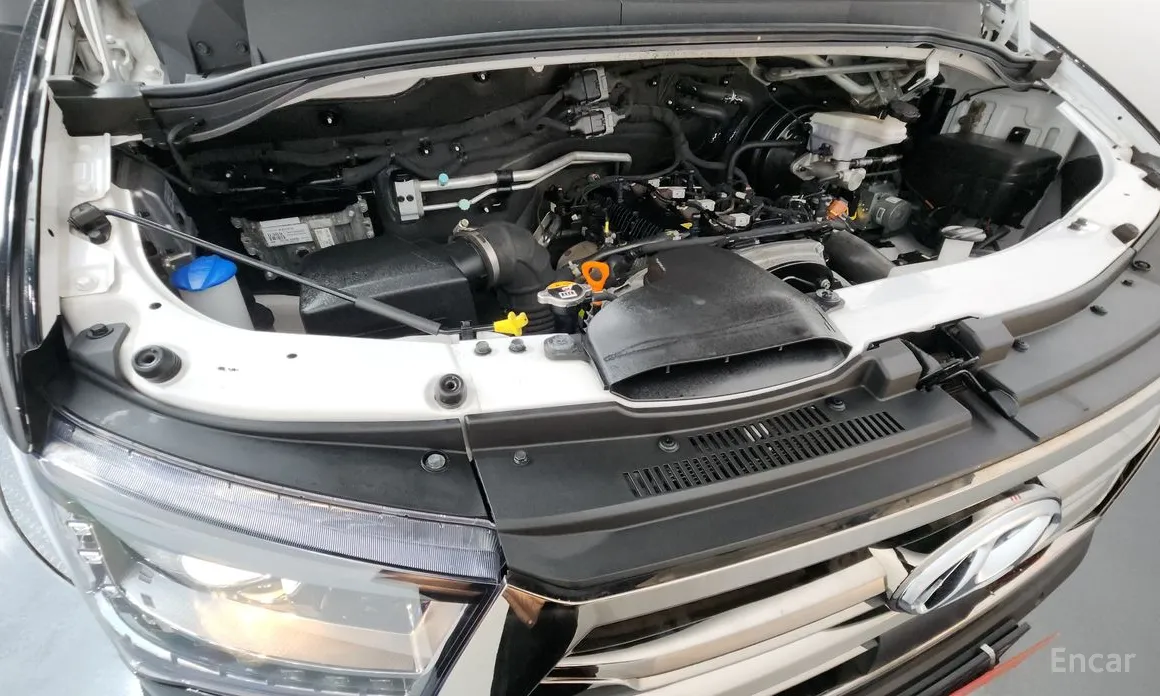 Hyundai Solati 2015 15-seater