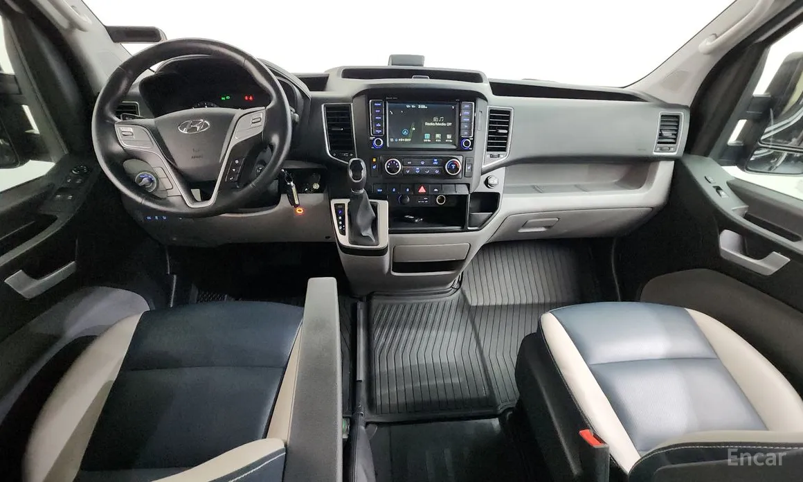 Hyundai Solati 2015 15-seater