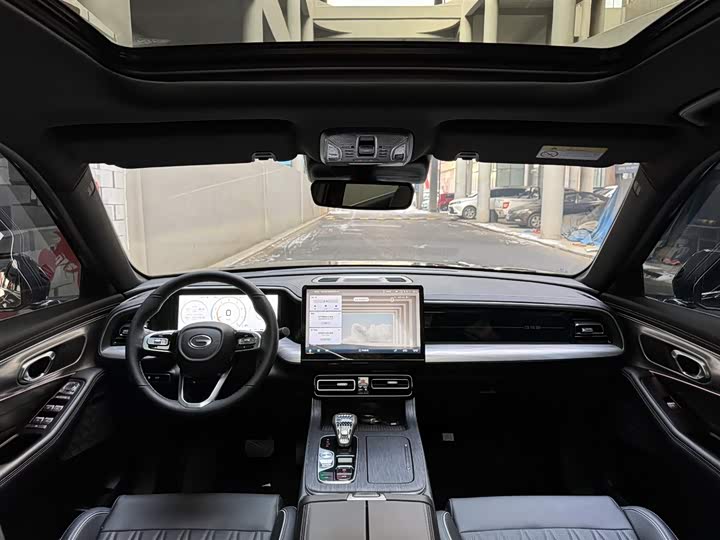 GAC Trumpchi GS8 2025 2025款 领航系列 2.0TGDI 两驱豪华版 5座