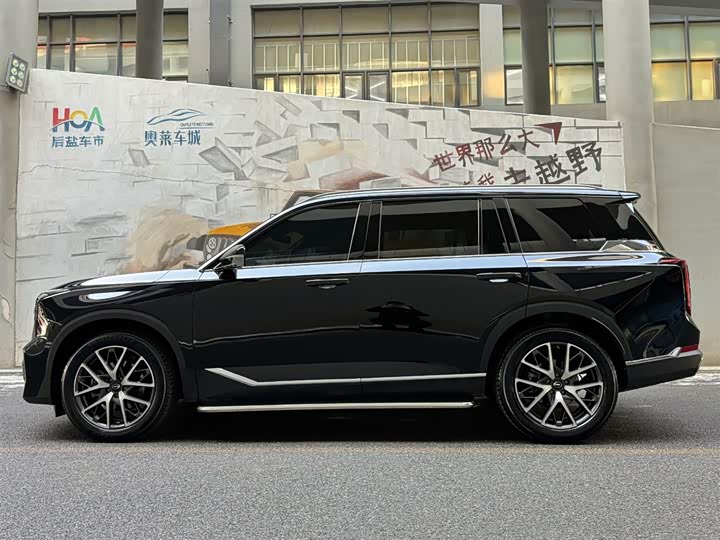 GAC Trumpchi GS8 2025 2025款 领航系列 2.0TGDI 两驱豪华版 5座