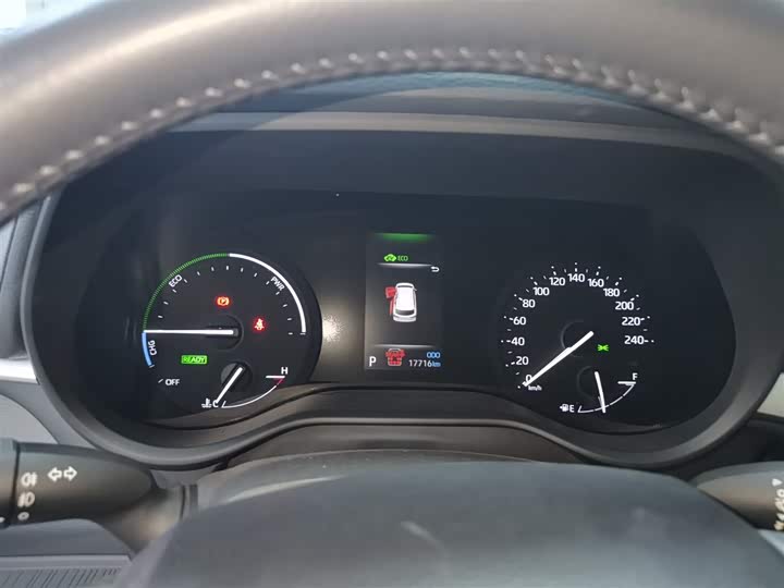 Toyota Sienna 2024 2024款 2.5L混动 四驱尊贵版