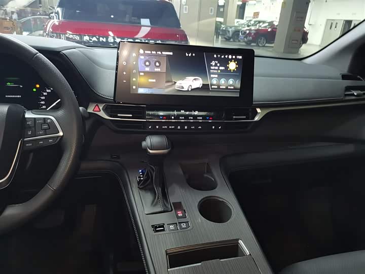 Toyota Sienna 2024 2024款 2.5L混动 四驱尊贵版